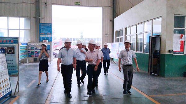 河南证监局王广幼局长一行莅临yy易游体育集团调研本钱市场工作