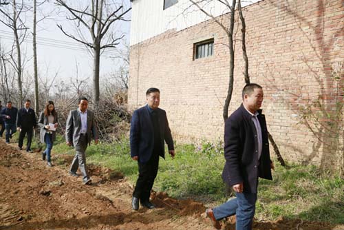 yy易游体育党委书记李占明深刻穷困户调研，，，，，助力精准扶贫