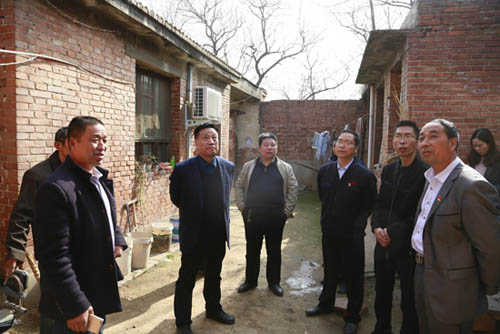 yy易游体育党委书记李占明深刻穷困户调研，，，，，助力精准扶贫