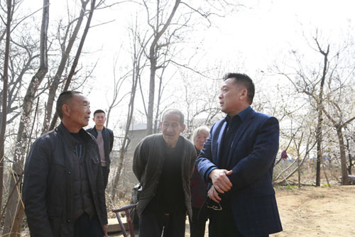 yy易游体育党委书记李占明深刻穷困户调研，，，，，助力精准扶贫